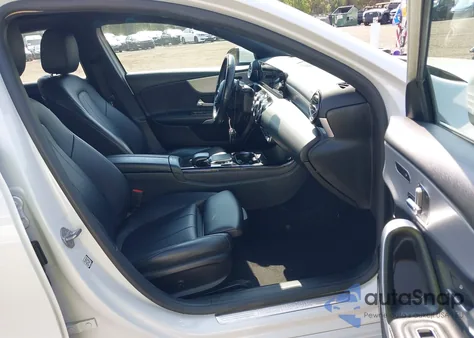 2019 Mercedes-Benz A 220 4Matic из США, поврежденный, VIN WDD3G4FB2KW021883